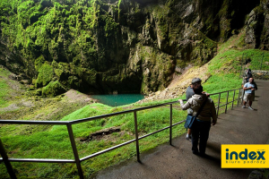 WYCIECZKA SZKOLNA DO PRAGI I NA MORAWSKI KRAS 3