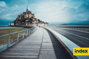 WYCIECZKA SZKOLNA DO PARYZA I LE MONT SAINT MICHEL