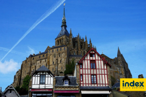 WYCIECZKA SZKOLNA DO PARYZA I LE MONT SAINT MICHEL