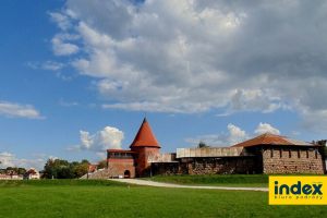 WYCIECZKA SZKOLNA NA SLADAMI WYBITNYCH POLAKOW NA 