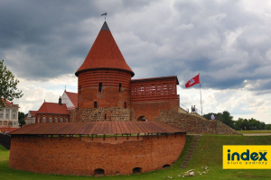 WYCIECZKA SZKOLNA NA SLADAMI WYBITNYCH POLAKOW NA 