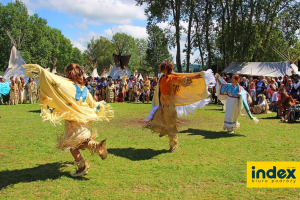 WYCIECZKA SZKOLNA DO WIOSKI INDIANSKIEJ 1 DZIEN