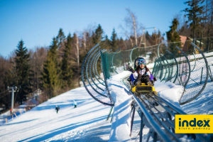 WYCIECZKA SZKOLNA NARCIARSKA DO OSCADNICY 1 DZIEN