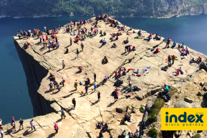 Wycieczka promem do Norwegii - Preikestolen