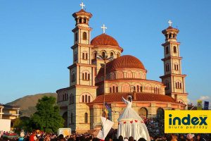 WYCIECZKA SZKOLNA ALBANIA SAMOLOT 5 DNI